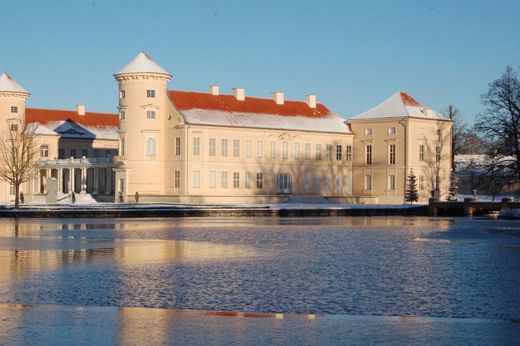Schloss-Und Seeblick Apartment Rheinsberg Exterior photo